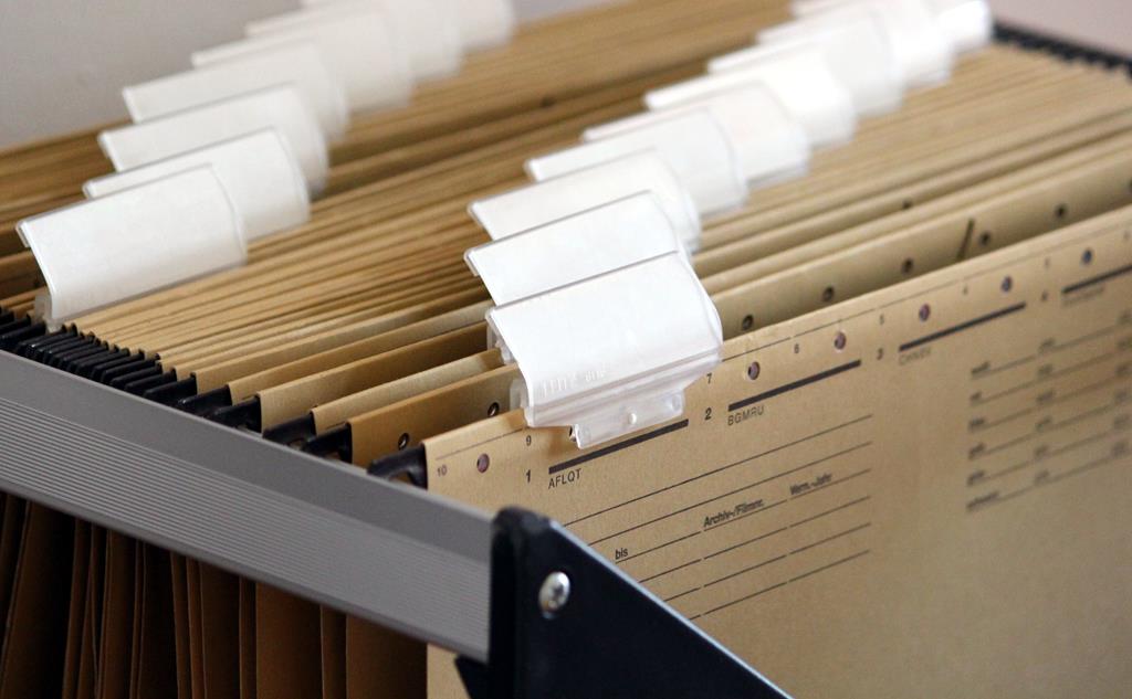 os documentos impressos acabam tomando parte do tempo dos profissionais quando forem armazenados ou acessados