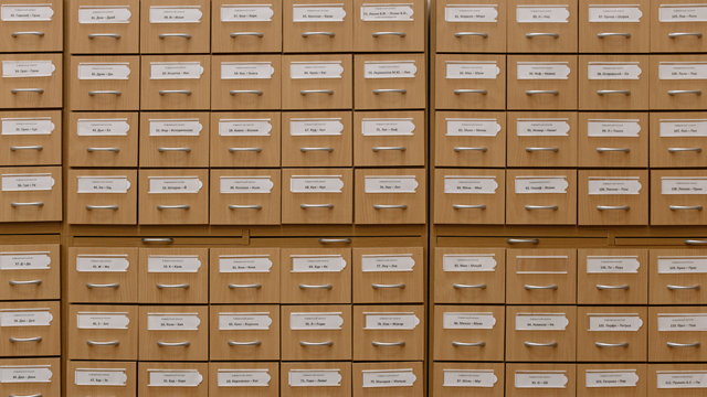 os armários em arquivos ainda são bastante úteis para empresas que precisam trabalhar com documentos impressos