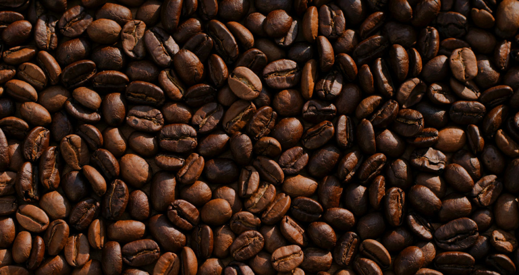 grãos de café e a saúde dos colaboradores de uma empresa