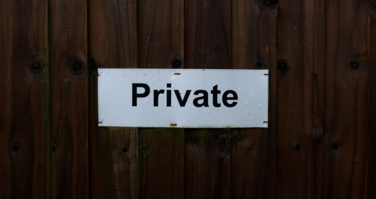 Privacidade no Trabalho: Como garantir um espaço seguro aos funcionários