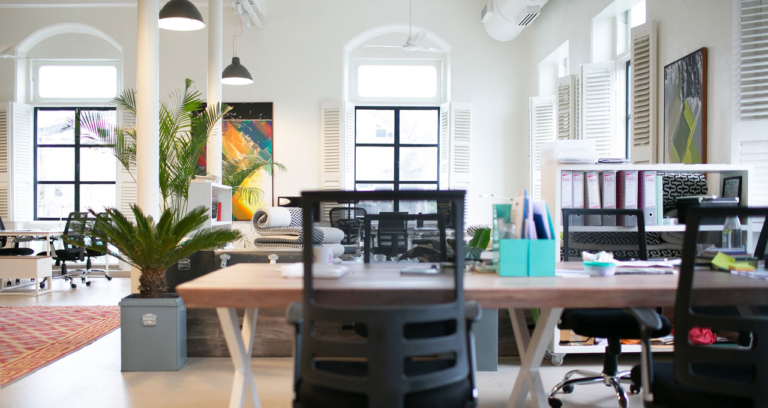 Aproveitar Espaço: 10 Ideias do que fazer em escritórios pequenos