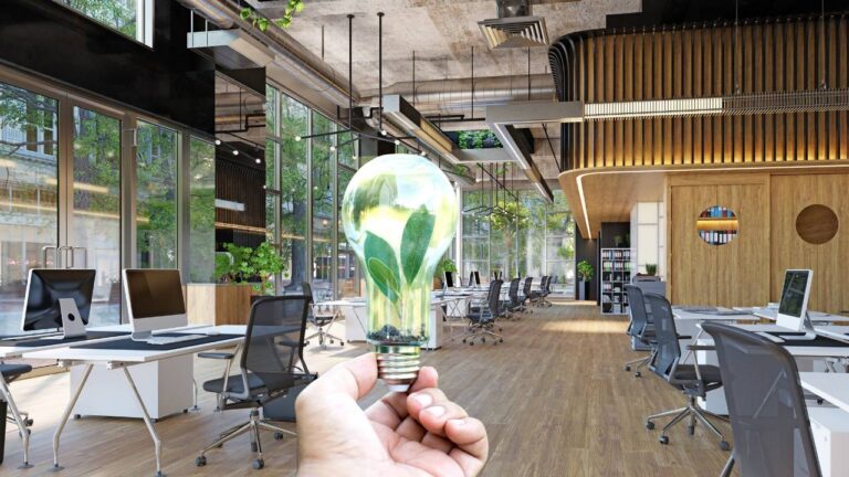 Como a arquitetura ajuda a reduzir o consumo de energia elétrica em escritórios?